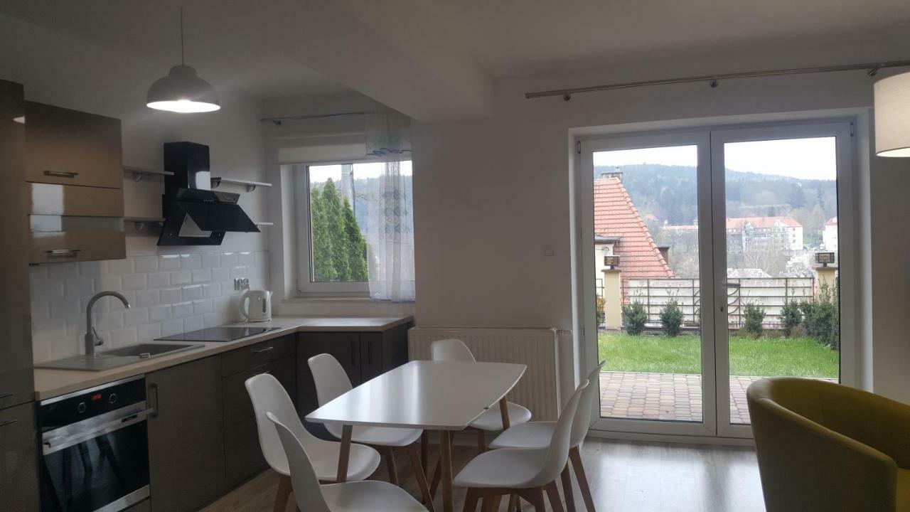 Apartament Z Widokiem-Blizej Zdroju Polanica-Zdroj Exterior photo